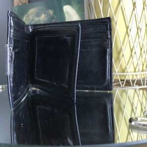 No brand trifold wallet